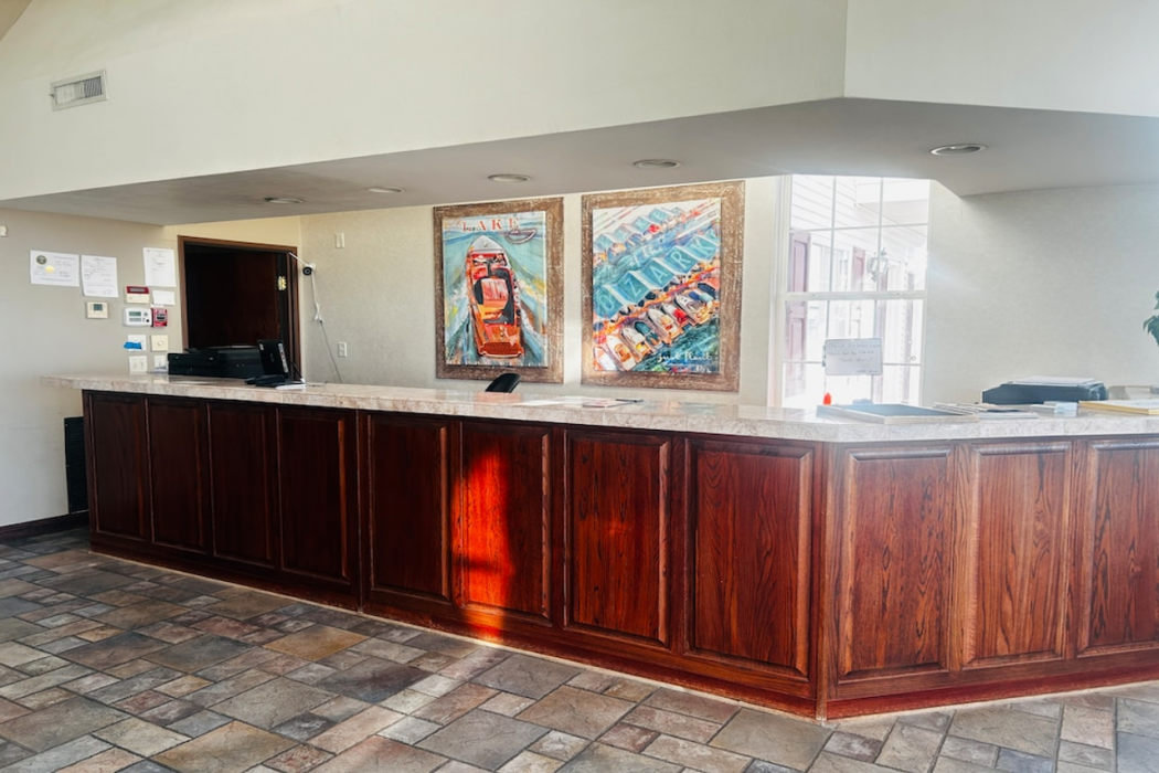 Lobby at Osage Village Inn Near Lake Ozarks US 54, OSAGE BEACH - MO