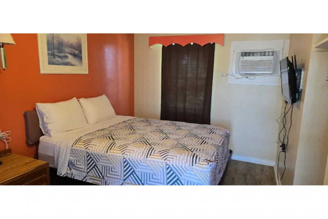 Holiday Motel Ocala Downtown I-75 11/33