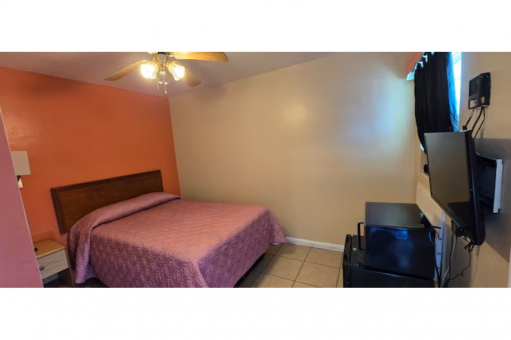 Holiday Motel Ocala Downtown I-75 8/33