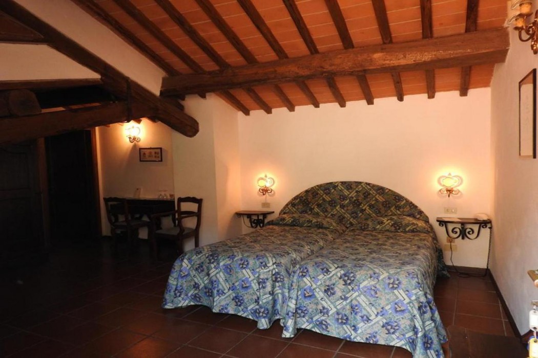 Relais borgo di Toiano 8/13