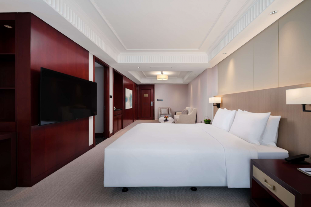 Grand Mercure Wuxi Huishan 18/76