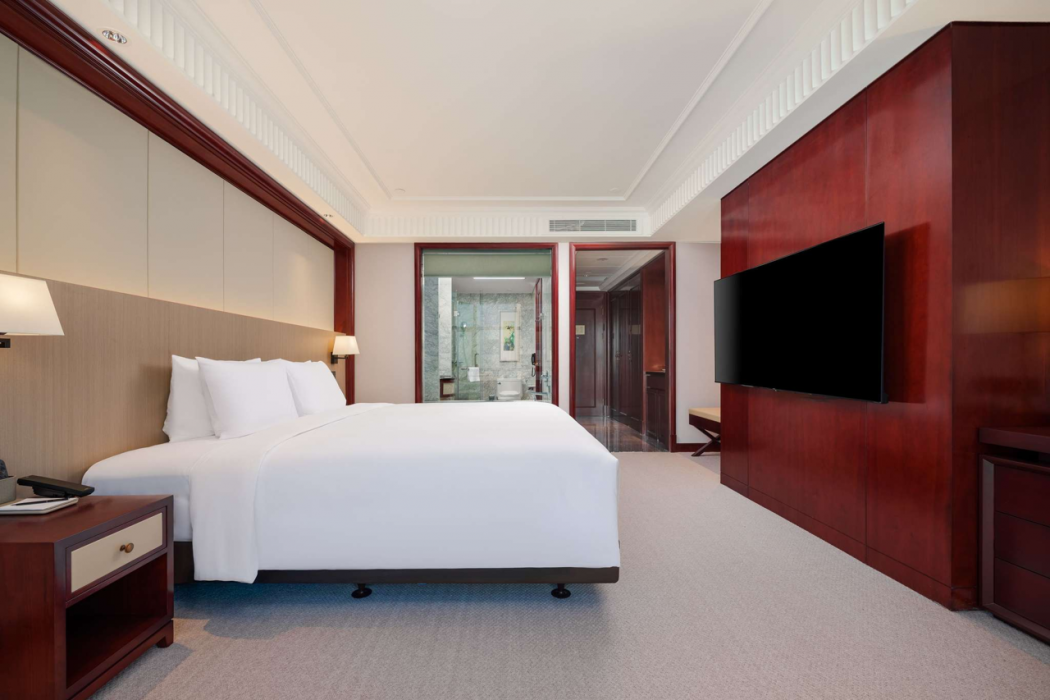 Grand Mercure Wuxi Huishan 28/76