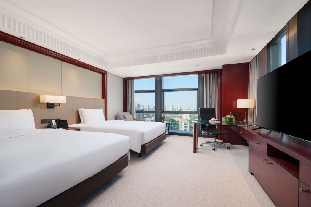 Grand Mercure Wuxi Huishan 26/76