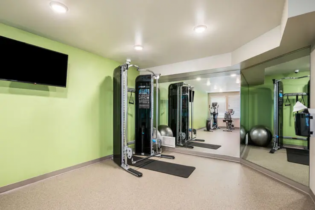 WoodSpring Suites Elgin - Chicago 40/56