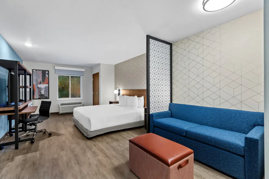Everhome Suites Ocala I-75 North 9/59