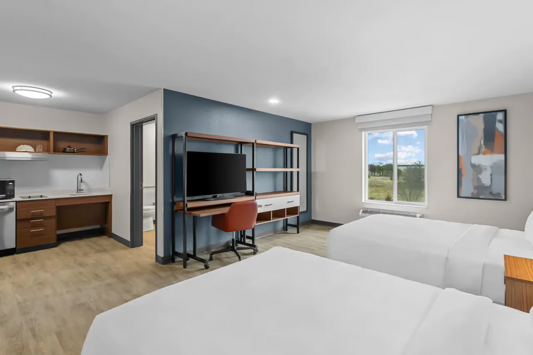 Everhome Suites Wichita Northeast 10/56