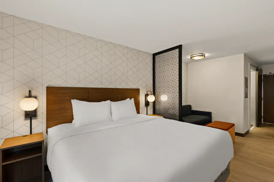 Everhome Suites Clarksville Ft. Campbell Area 11/60