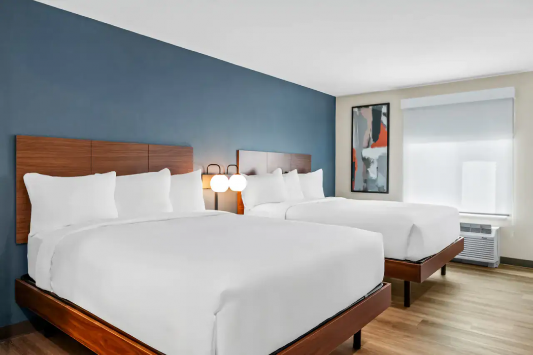 Everhome Suites San Antonio Lackland near Seaworld 10/17