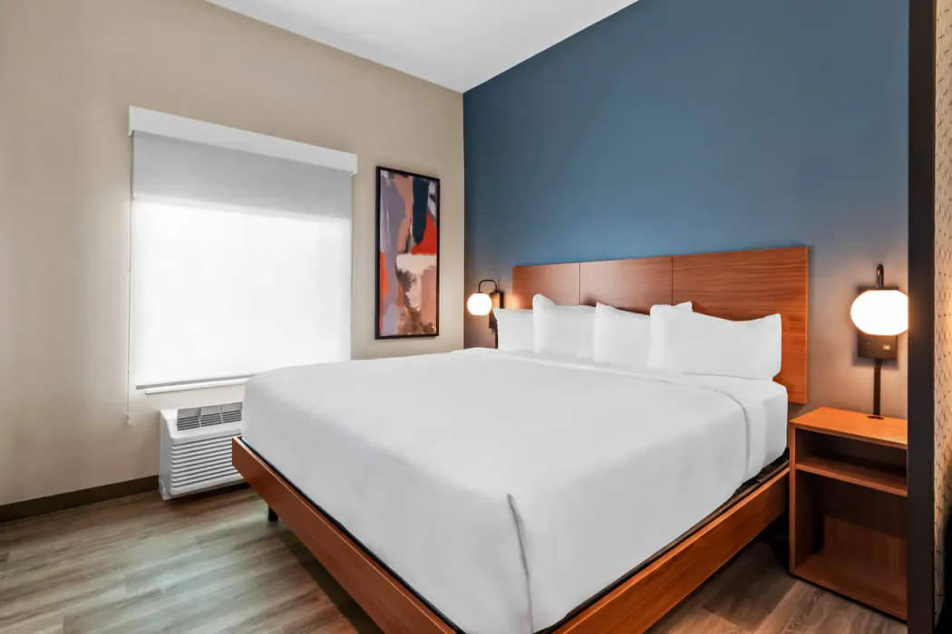 Everhome Suites San Antonio Lackland near Seaworld 12/17