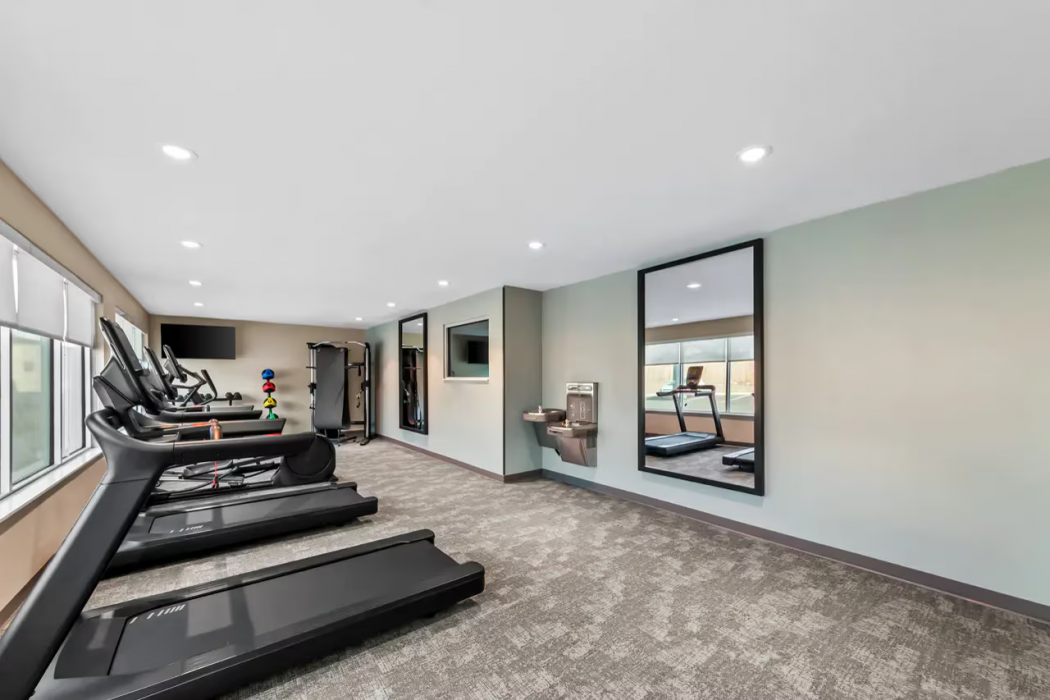 Everhome Suites San Antonio Lackland near Seaworld 14/17