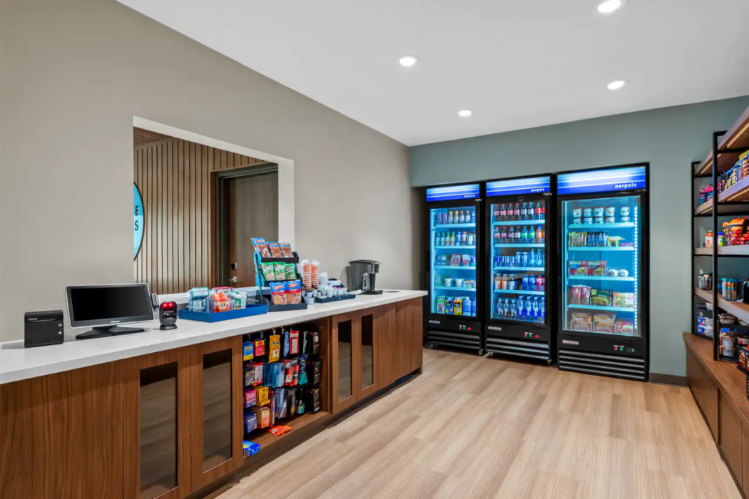 Everhome Suites San Antonio Lackland near Seaworld 15/17