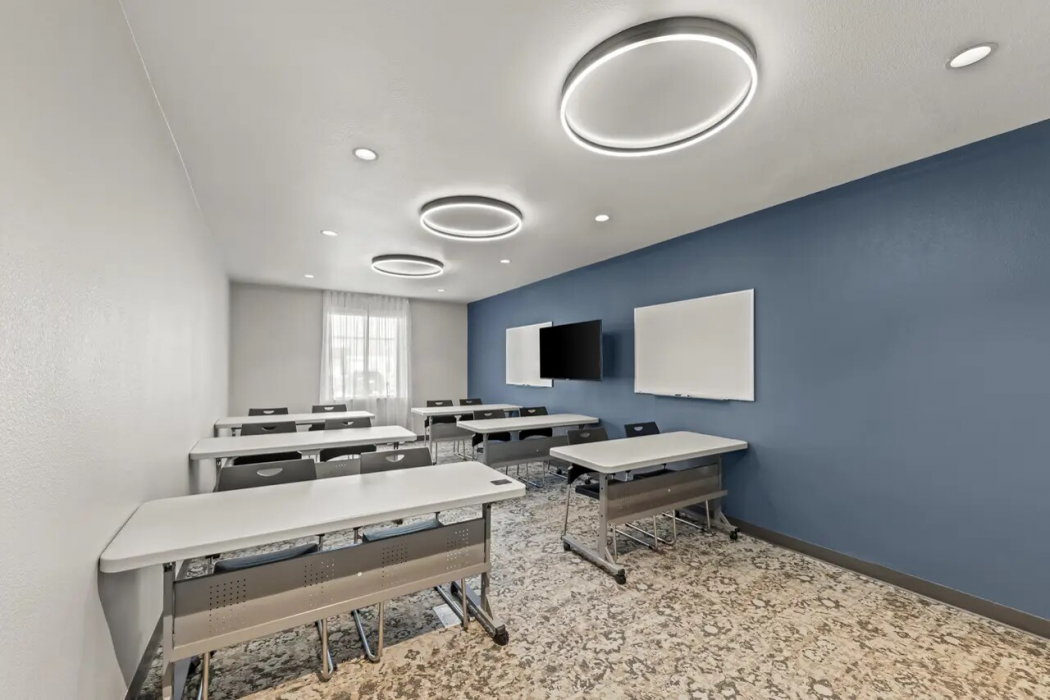 Everhome Suites Waco 13/14