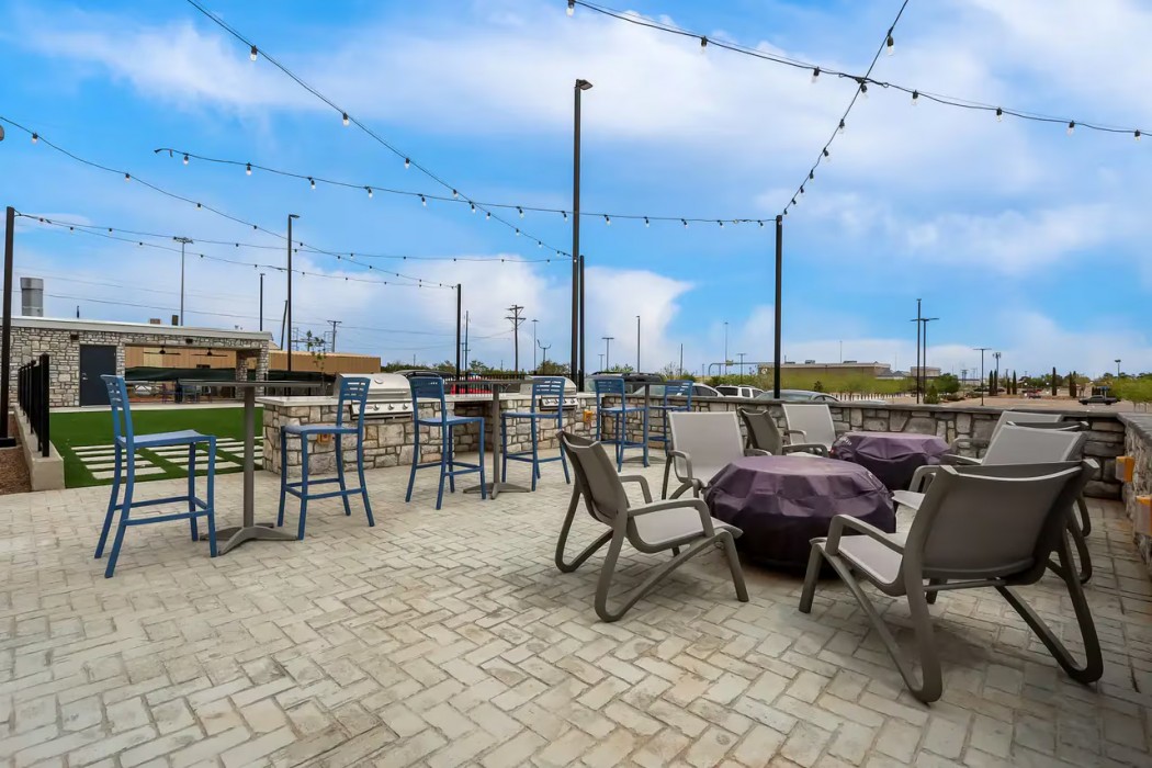 Everhome Suites El Paso Airport near Fort Bliss 13/18