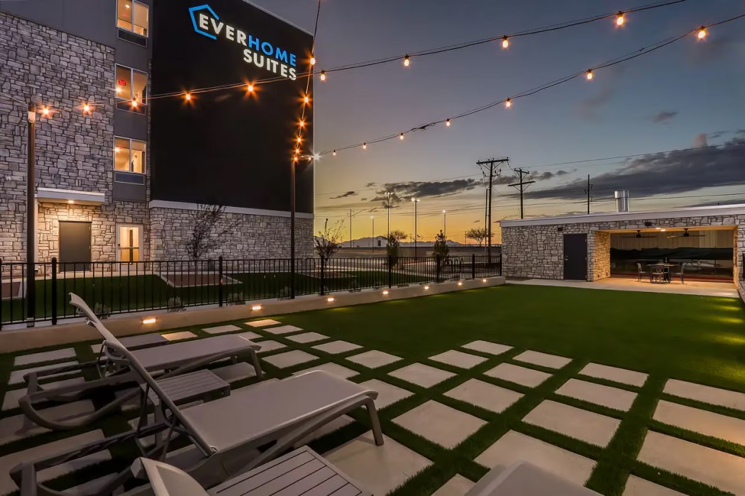 Everhome Suites El Paso Airport near Fort Bliss 15/18