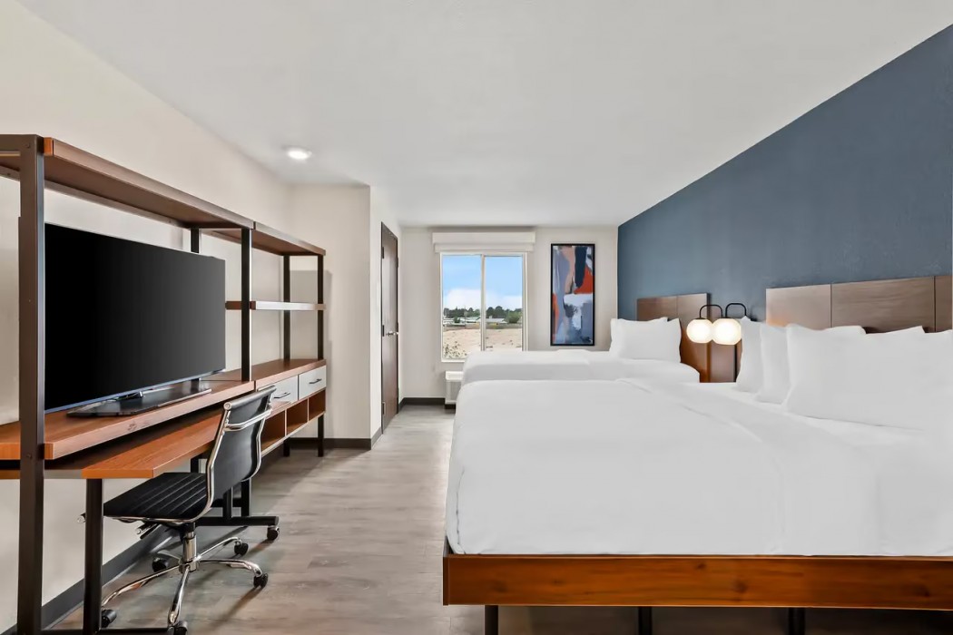 Everhome Suites El Paso Airport near Fort Bliss 6/18