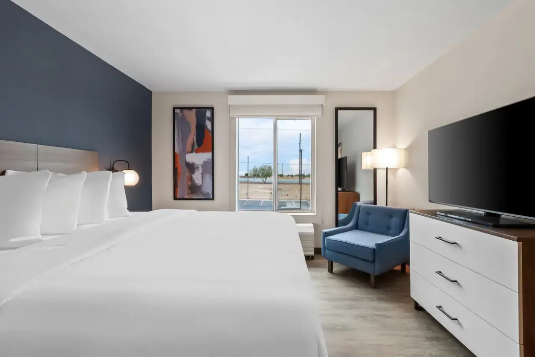Everhome Suites El Paso Airport near Fort Bliss photo5