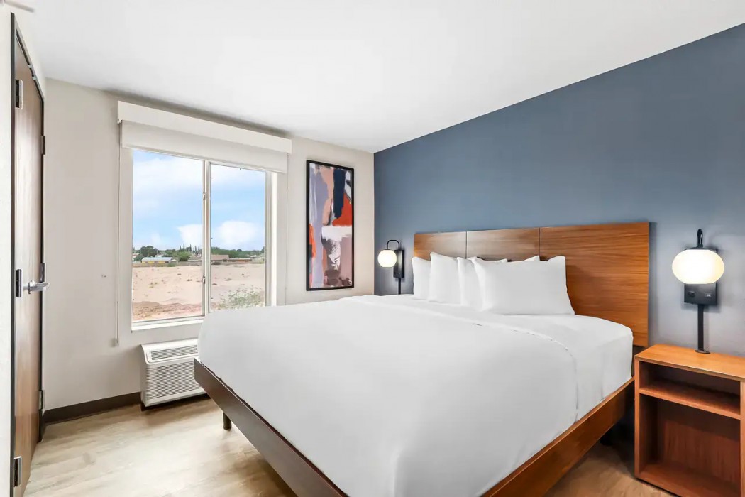 Everhome Suites El Paso Airport near Fort Bliss 7/18
