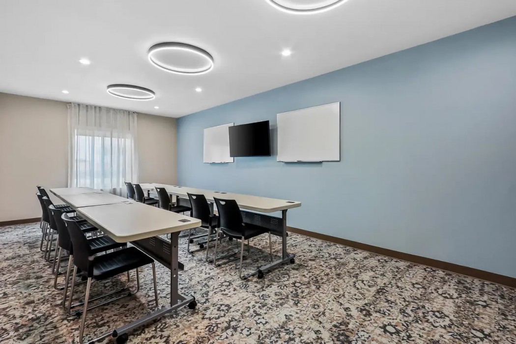 Everhome Suites El Paso Airport near Fort Bliss 12/18