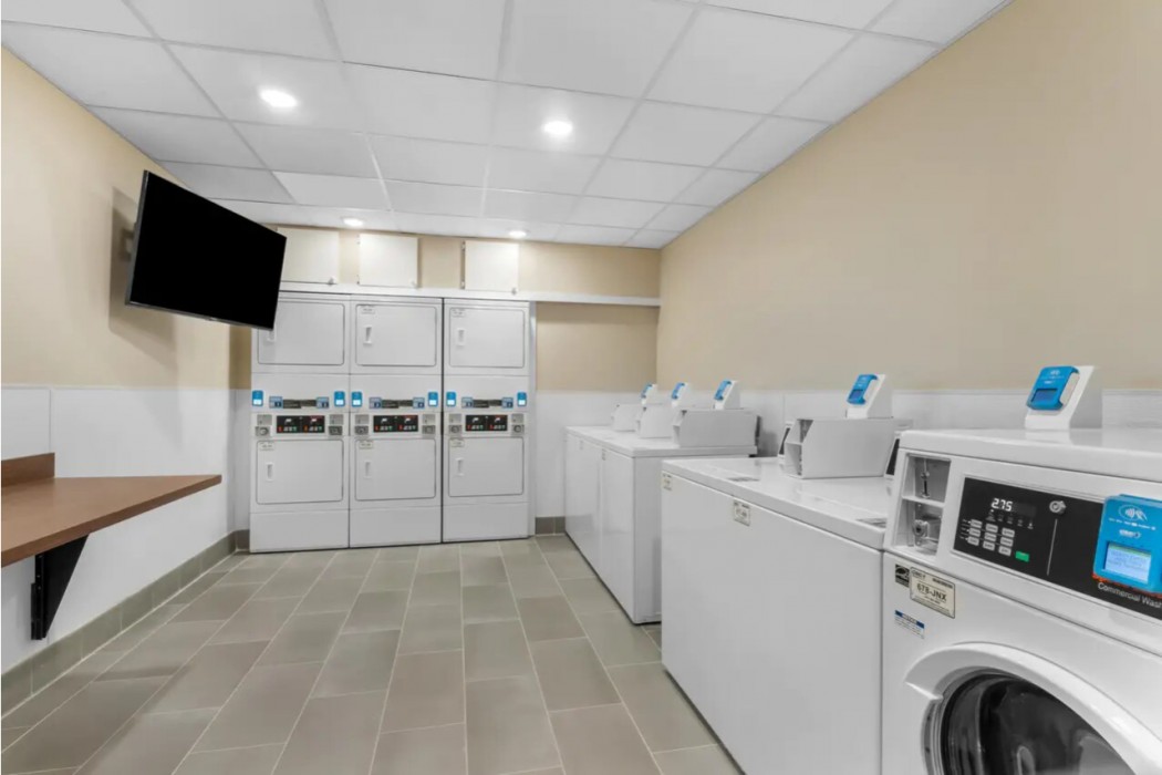 Everhome Suites Cheyenne 14/18