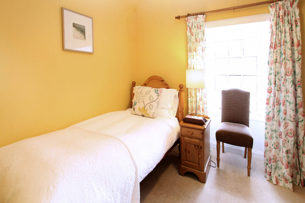 Colonsay Hotel 9/50