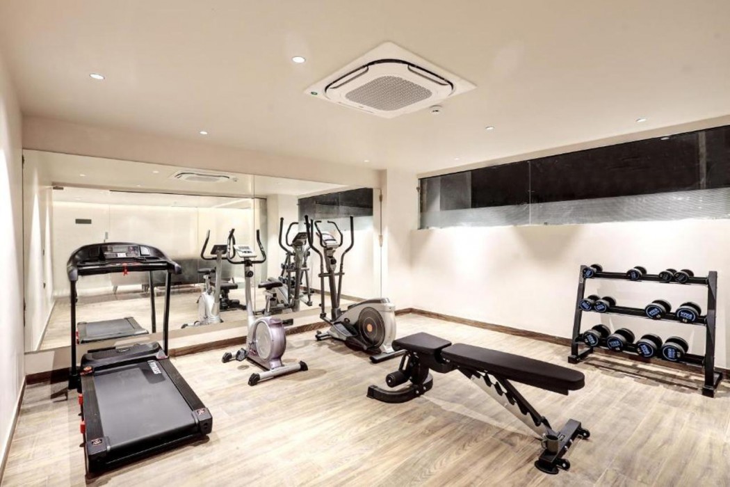 Saltstayz Premier Sector 42 - Golf Course Road 35/62