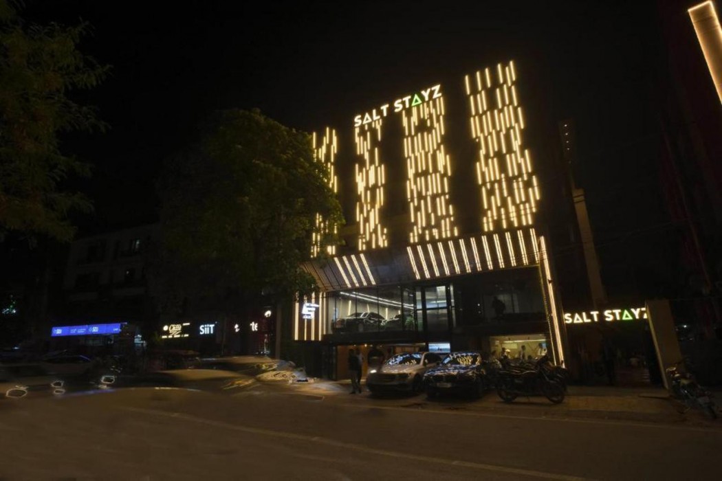 Saltstayz Premier Naraina Vihar