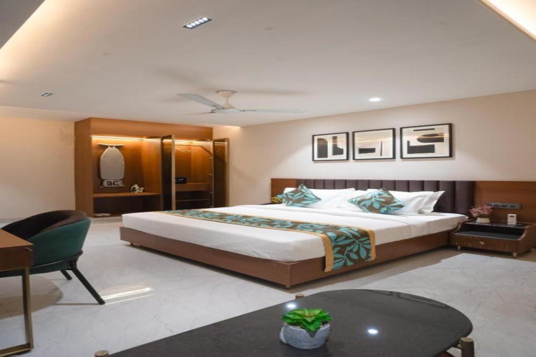 Saltstayz Premier Naraina Vihar 15/60