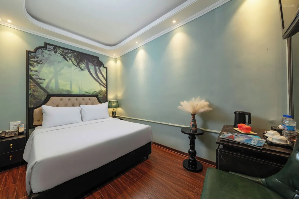 Madelise Stardust Hotel & Travel 11/11
