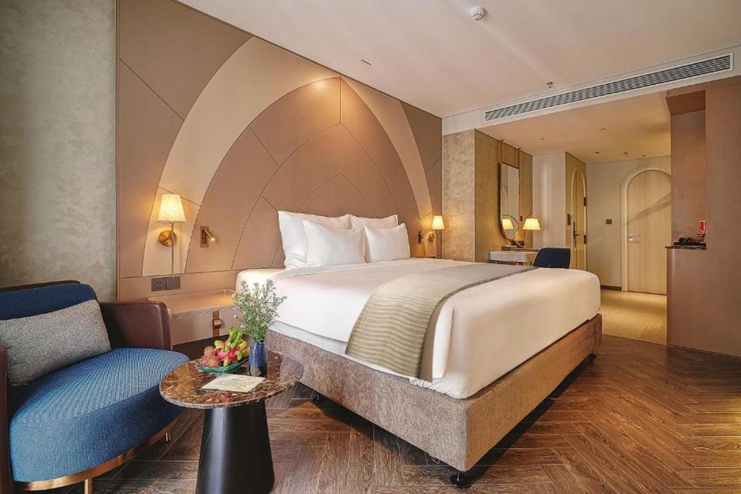 Champton Nha Trang Hotel 6/18