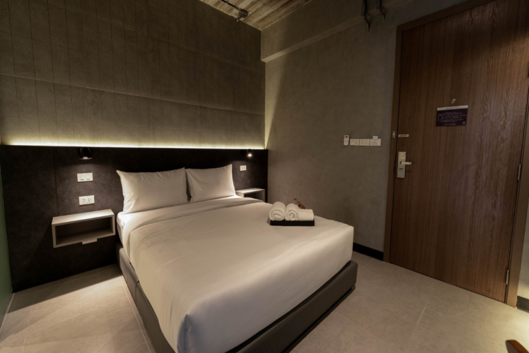EX2 Hotel 6/11