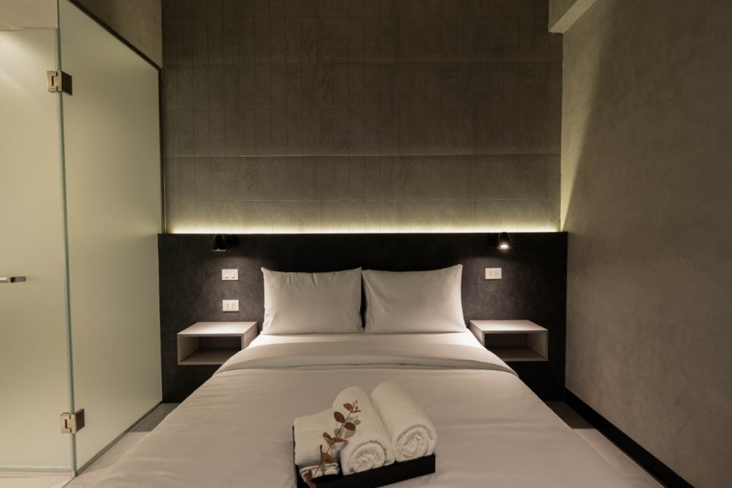 EX2 Hotel 4/11