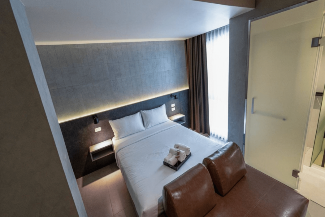 EX2 Hotel 8/11