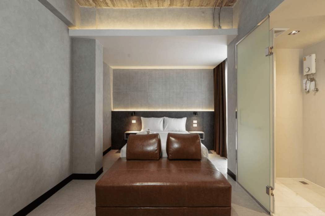 EX2 Hotel 3/11