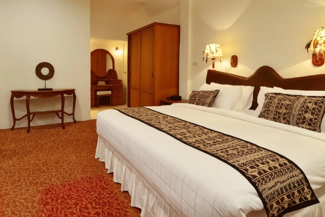 Thongsomboon Club Hotel 12/35