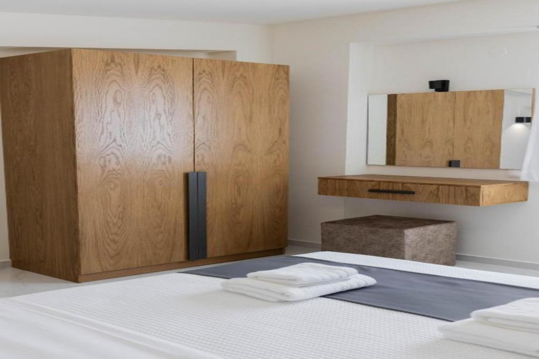 Calma Luxury Suites 10/17