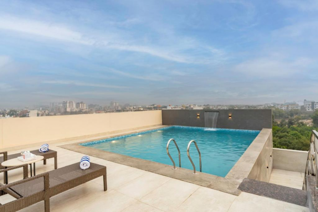 Clarks Inn Suites Agra 39/52