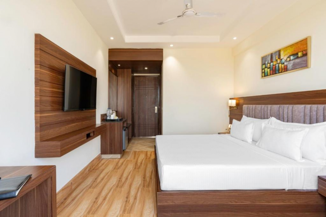 Clarks Inn Suites Agra 11/52