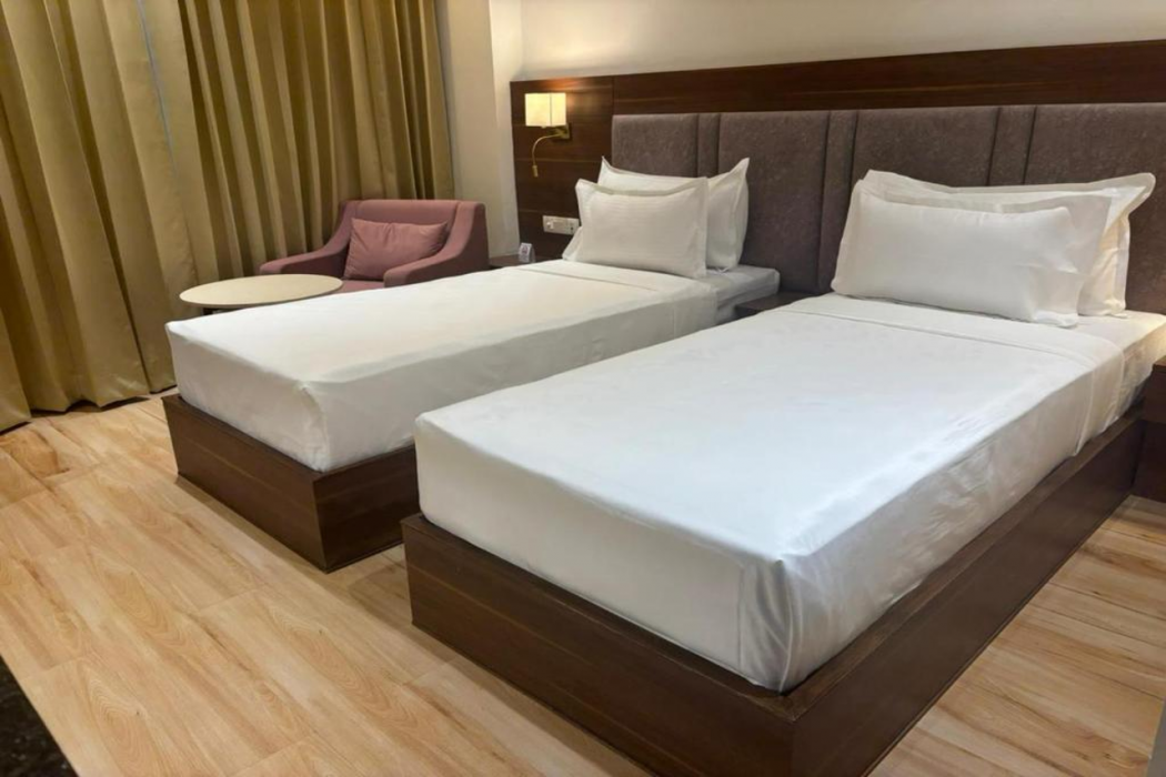 Clarks Inn Suites Agra 7/52