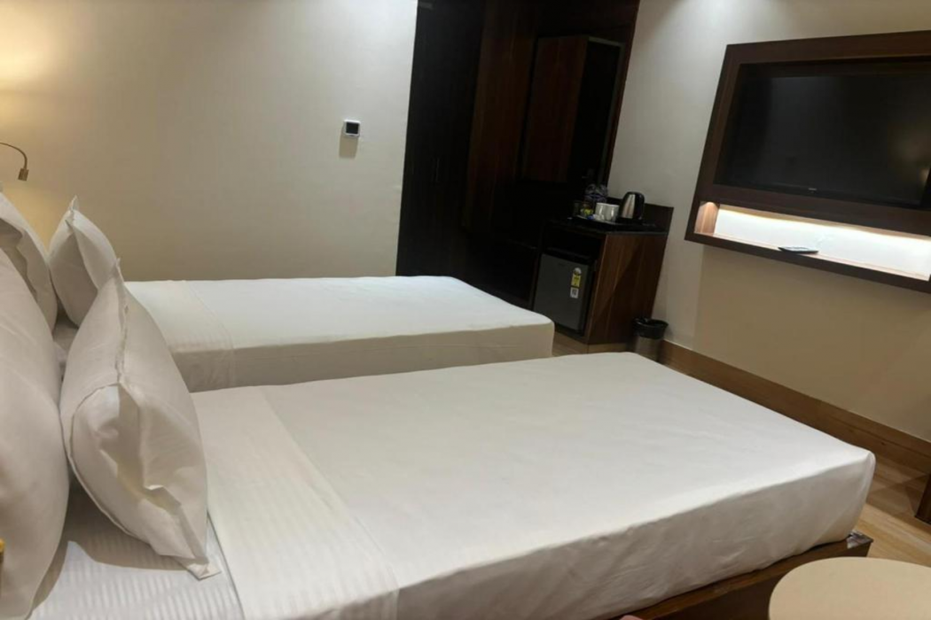 Clarks Inn Suites Agra 8/52