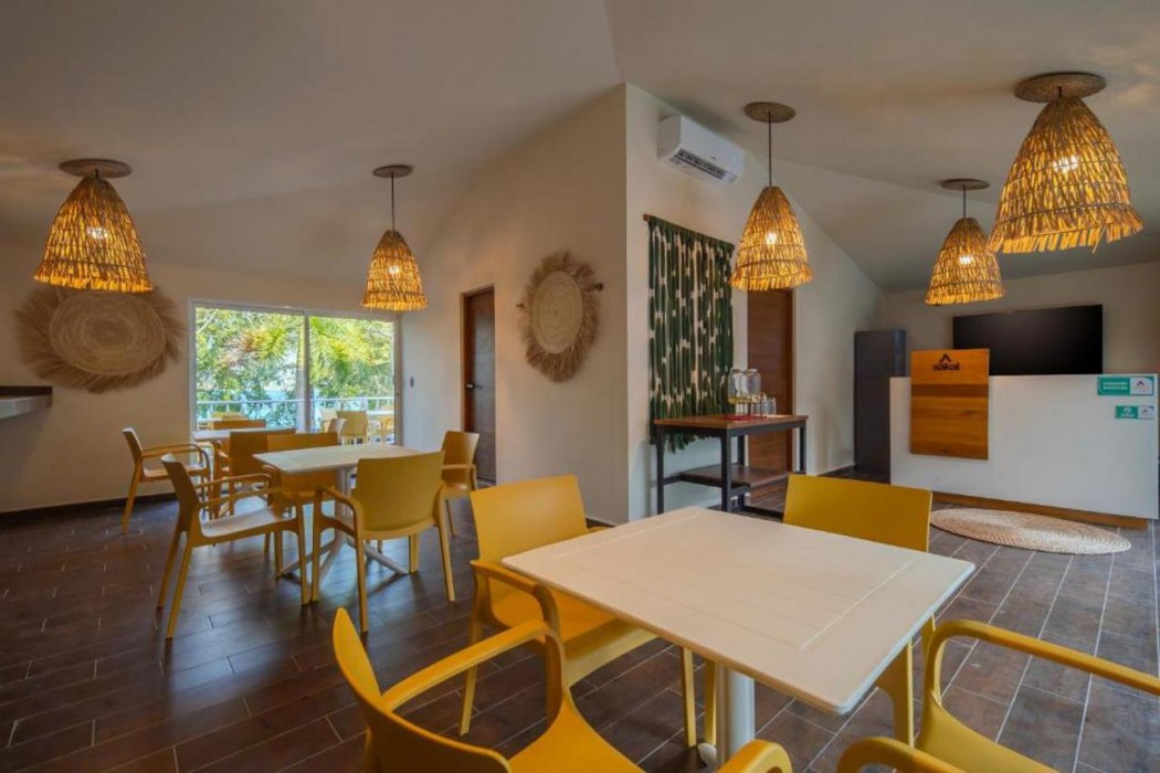 Casa Aakal Lagoon Front 18/44