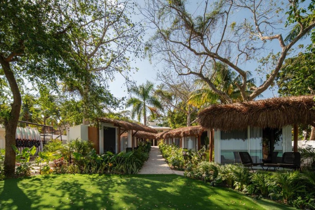 Casa Aakal Lagoon Front in BACALAR