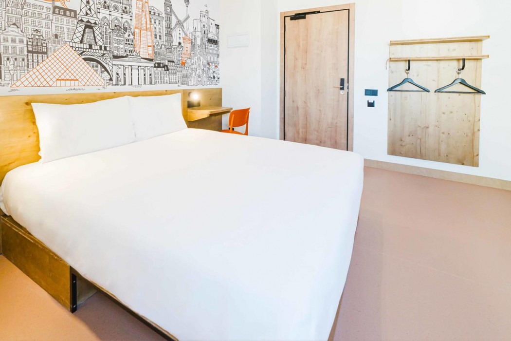 easyHotel Alicante Centro 8/58