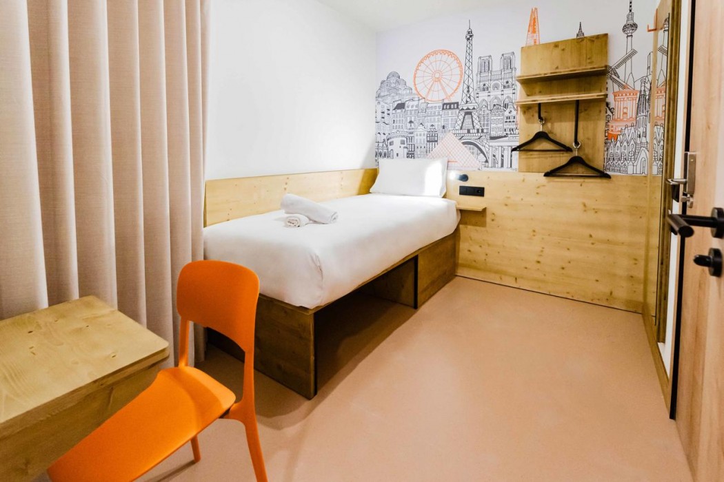 Room at easyHotel Alicante Centro, ALICANTE