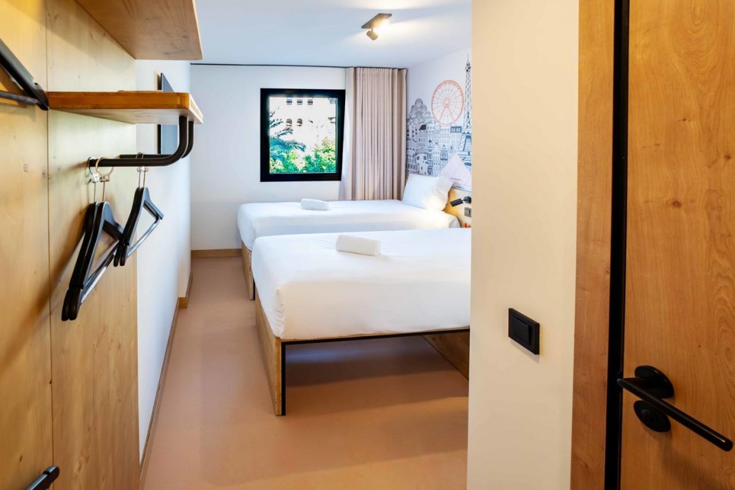 easyHotel Alicante Centro 33/58