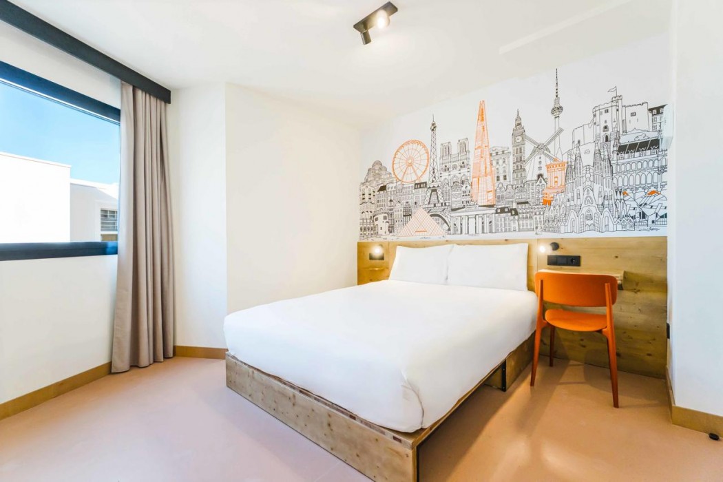 easyHotel Alicante Centro 22/58