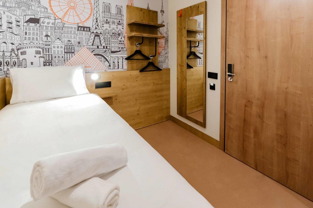 easyHotel Alicante Centro 10/58
