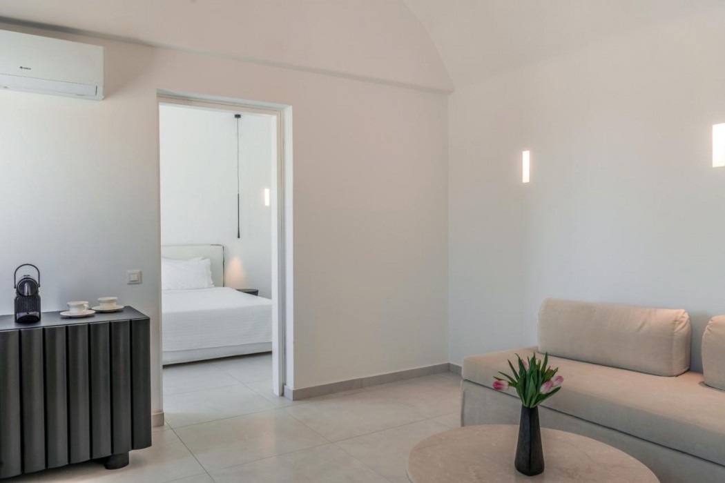 Oikos Santorini Living Concept 8/21