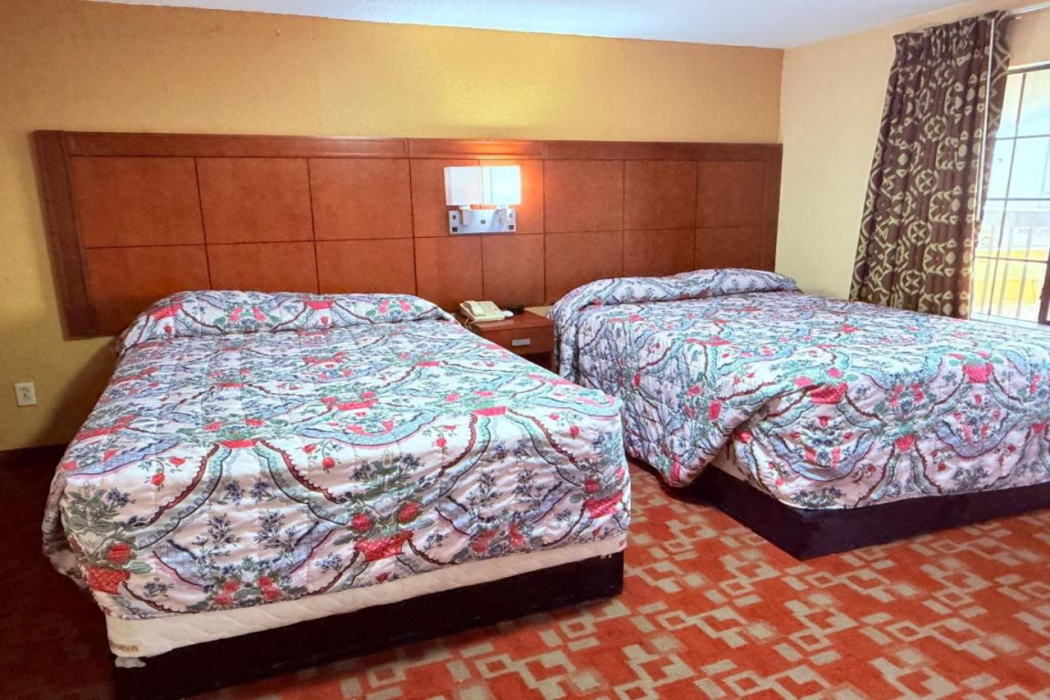 Aloha Inn McAllen Airport near Medical center Tx 10/40