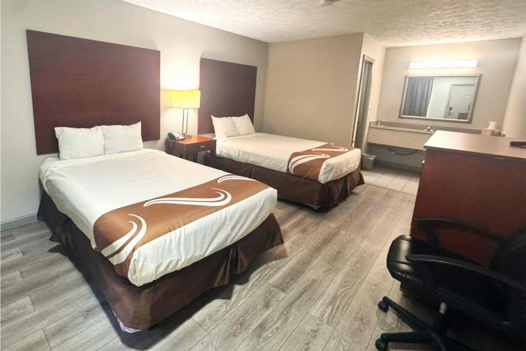 2 Queen Beds Non-Smoking