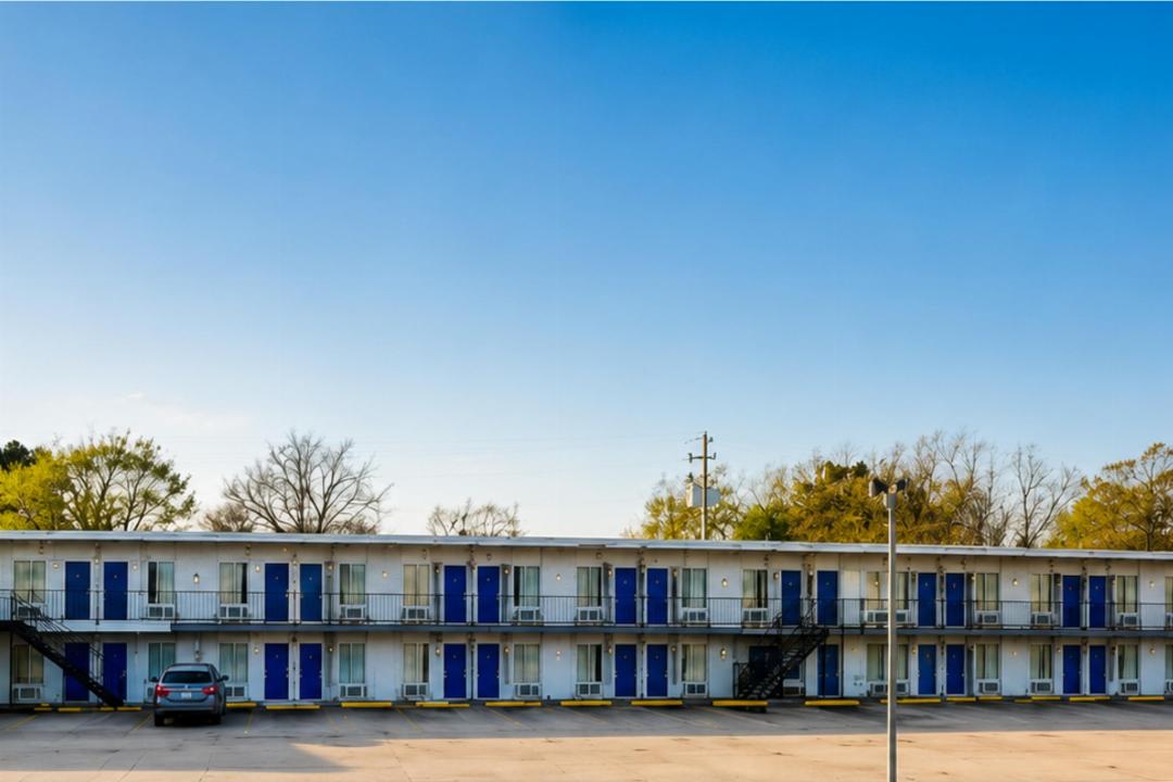 OYO Express Inn 1/12